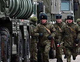 Russia Sends More Troops to Border with Ukraine